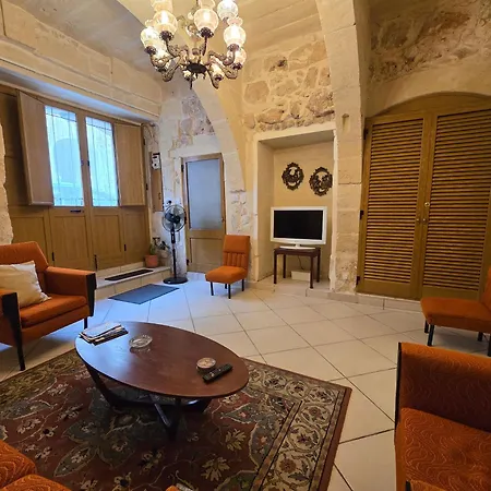 Charming Rustic Getaway In Xaghra, Gozo. Apartment *